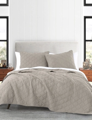 AK Diamond Quilt Set