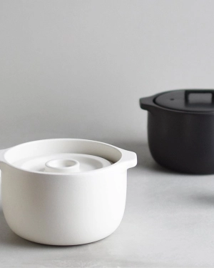 Kakomi 40 oz. Ceramic Rice Cooker