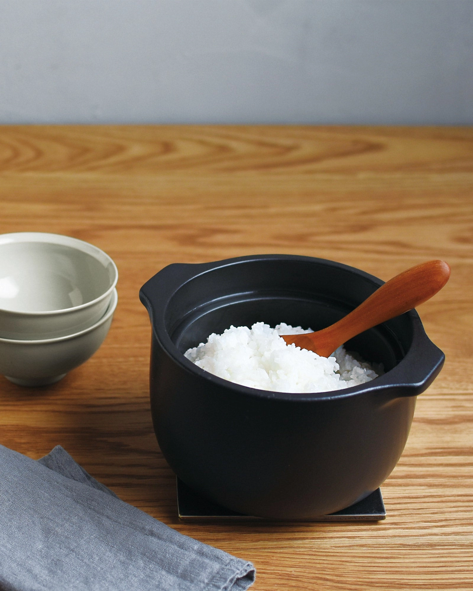 Kakomi 40 oz. Ceramic Rice Cooker
