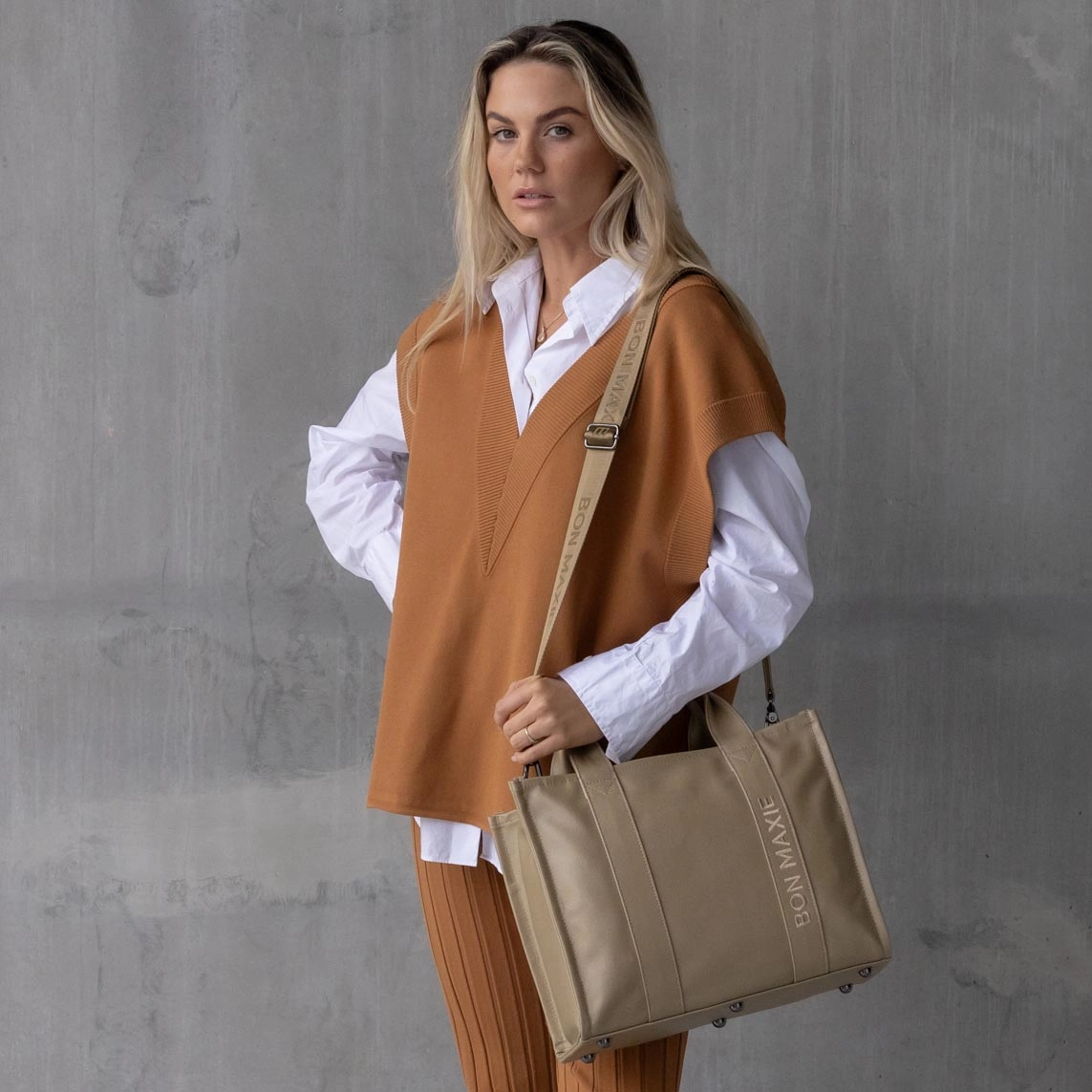 Small Structured Tote Bag -- Latte